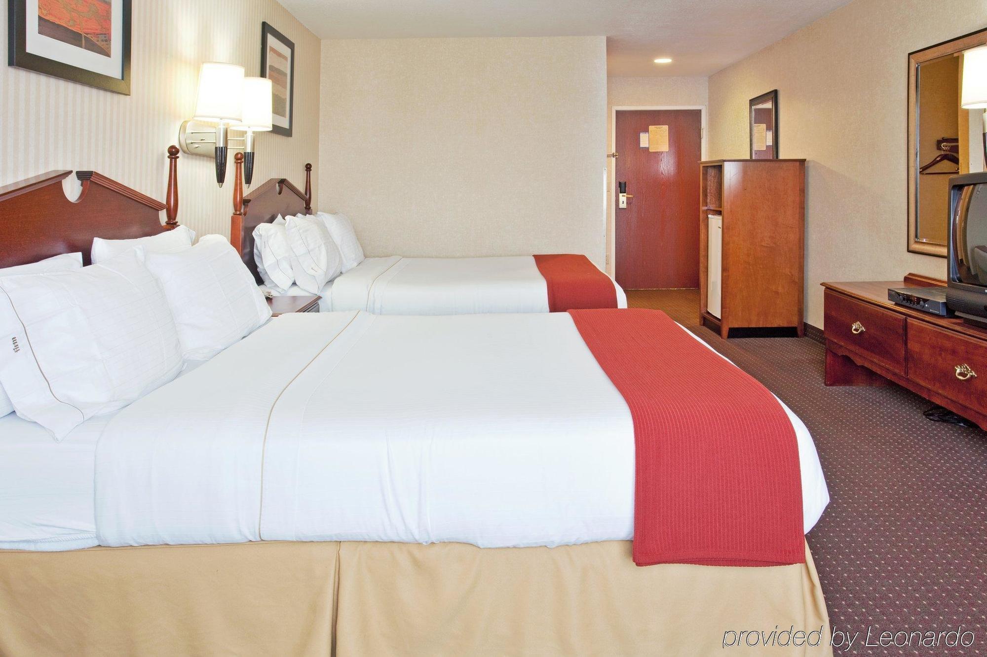 Holiday Inn Express Hotel & Suites Wabash, An Ihg Hotel Номер фото